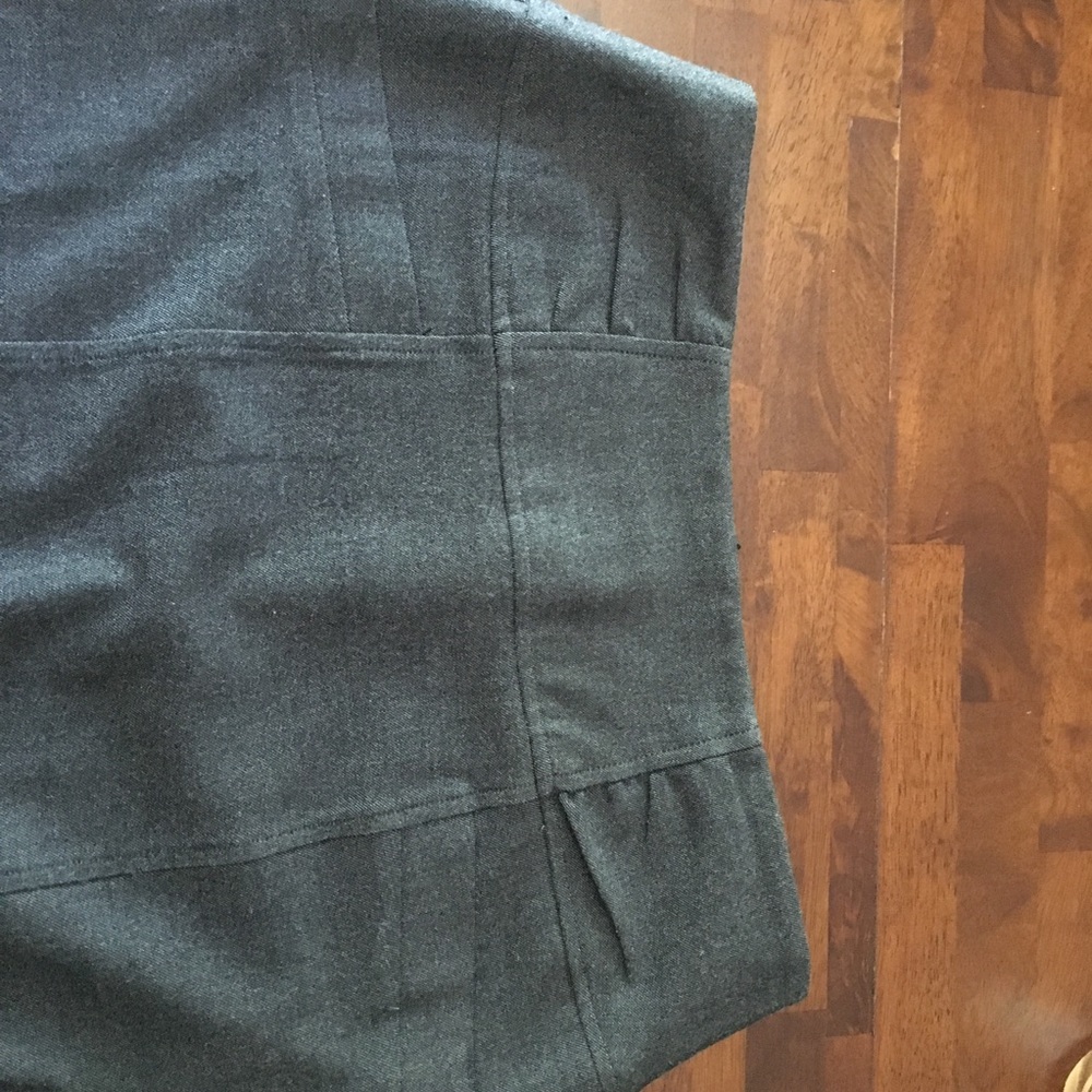 Woman’s pencil skirt - Picture 3 of 4